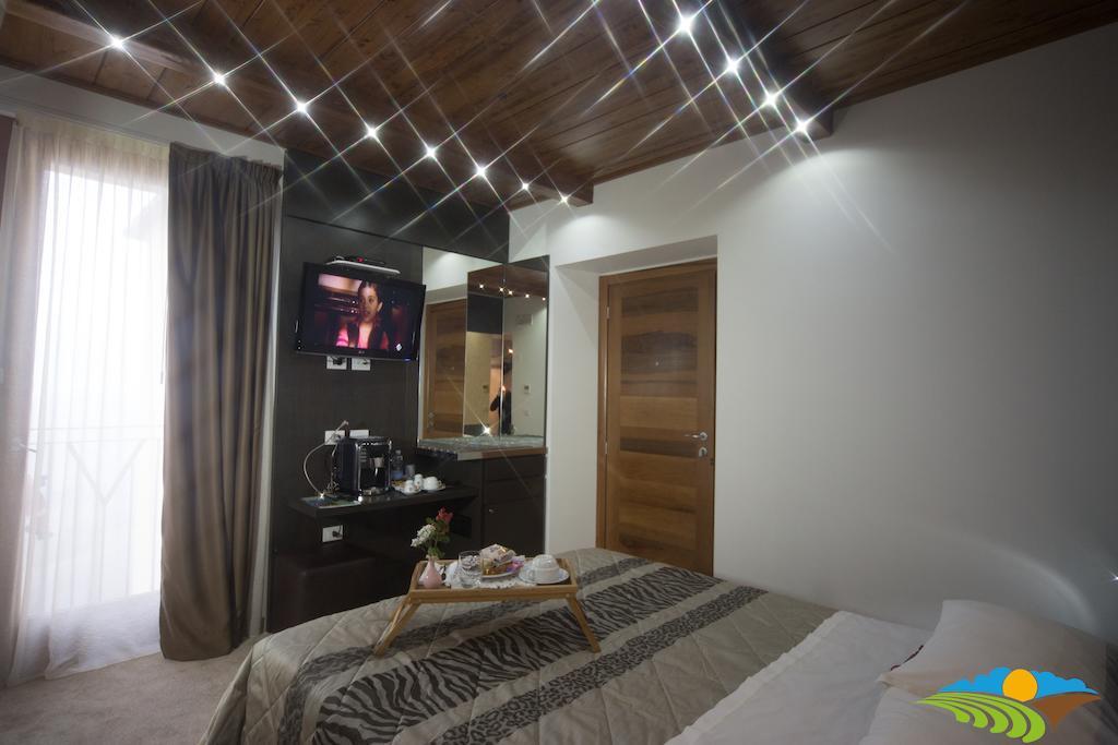 Albergo Diffuso - Il Poggetto Tra Urbino & San Marino Habitación foto